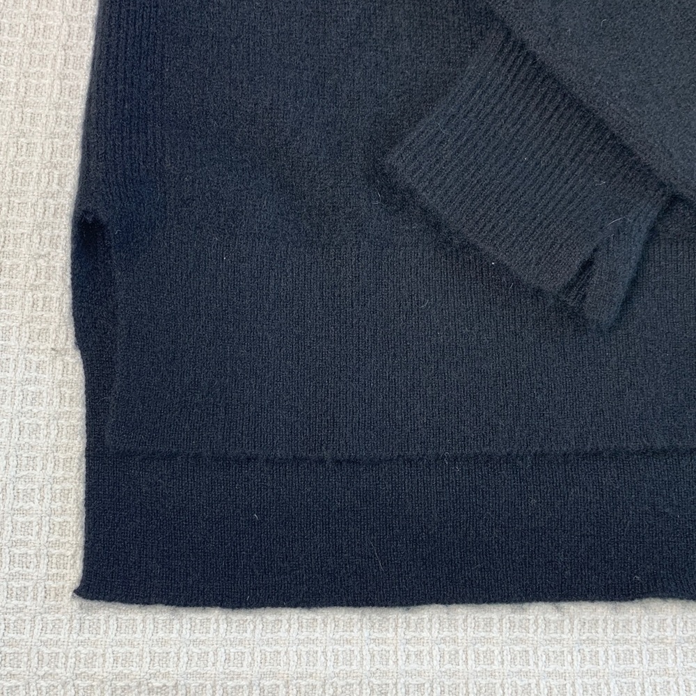 Halogen black crewneck cashmere sweater size small - Picture 4 of 8